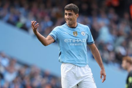 Foto colorida de Rodri, volante do Manchester CIty - Metrópoles