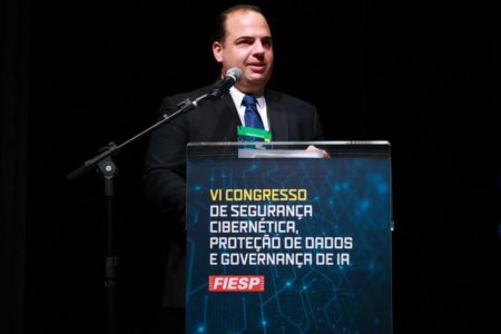 Rony Vainzof, diretor do departamento de Defesa e Segurança da Fiesp