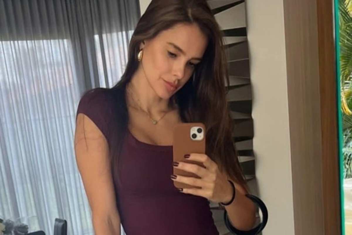Vera Viel faz selfie após a cirurgia de retirada de tumor - Metrópoles