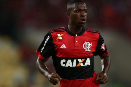 Imagem colorida de Vinícius Jr, quando jogava pelo Flamengo- Metrópoles