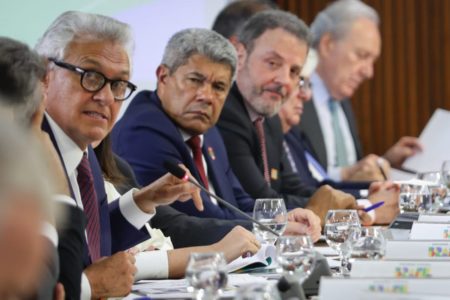 Caiado e governadores em reunião com Lula
