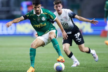 Imagem colorida de duelo entre Palmeiras e Corinthians- Metrópoles
