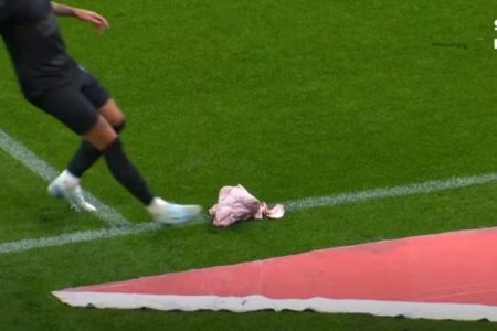 Imagem colorida da transmissão do jogo entre Palmeiras e Corinthians - Metrópoles