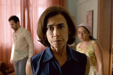 Imagem colorida de Fernanda Torres no filme Ainda Estou Aqui - Metrópoles