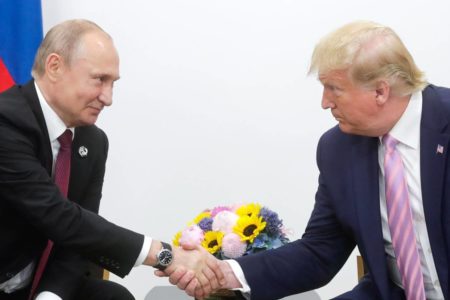 Imagem colorida mostra Vladimir Putin e Donald Trump - Metrópoles