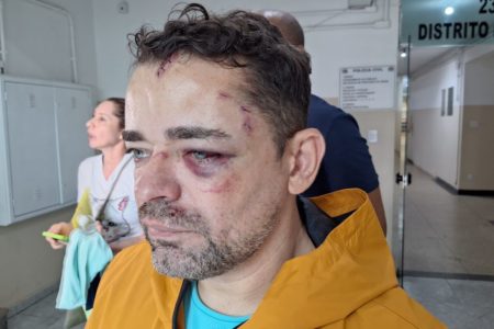 Imagem colorida mostra o vendedor ambulante Osvaldo de Souza - Metrópoles