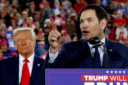 Imagem colorida de Donald Trump e Marco Rubio - Metróples