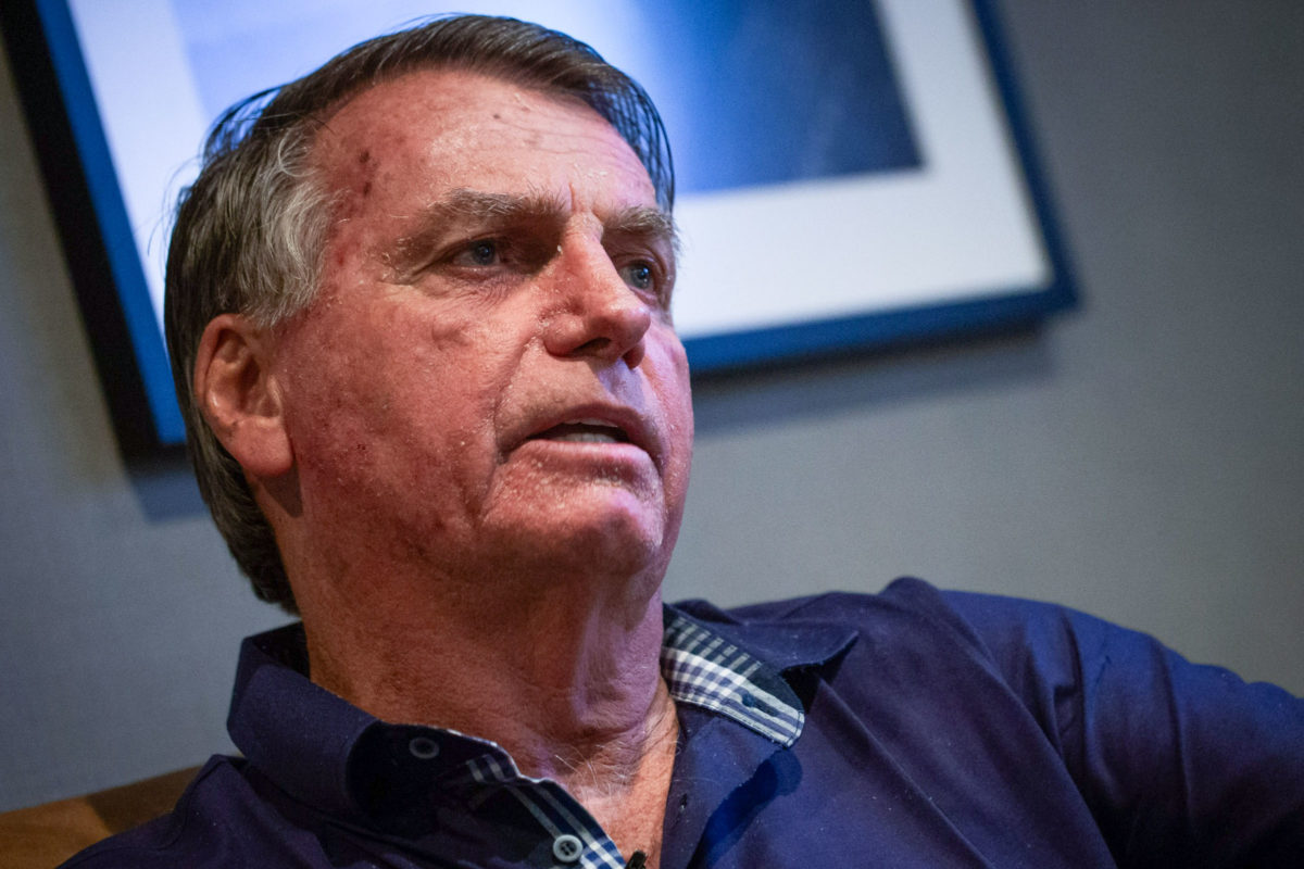 Imagem colorida do ex-presidente Jair Bolsonaro concedendo entrevista ao Metrópoles - Metrópoles