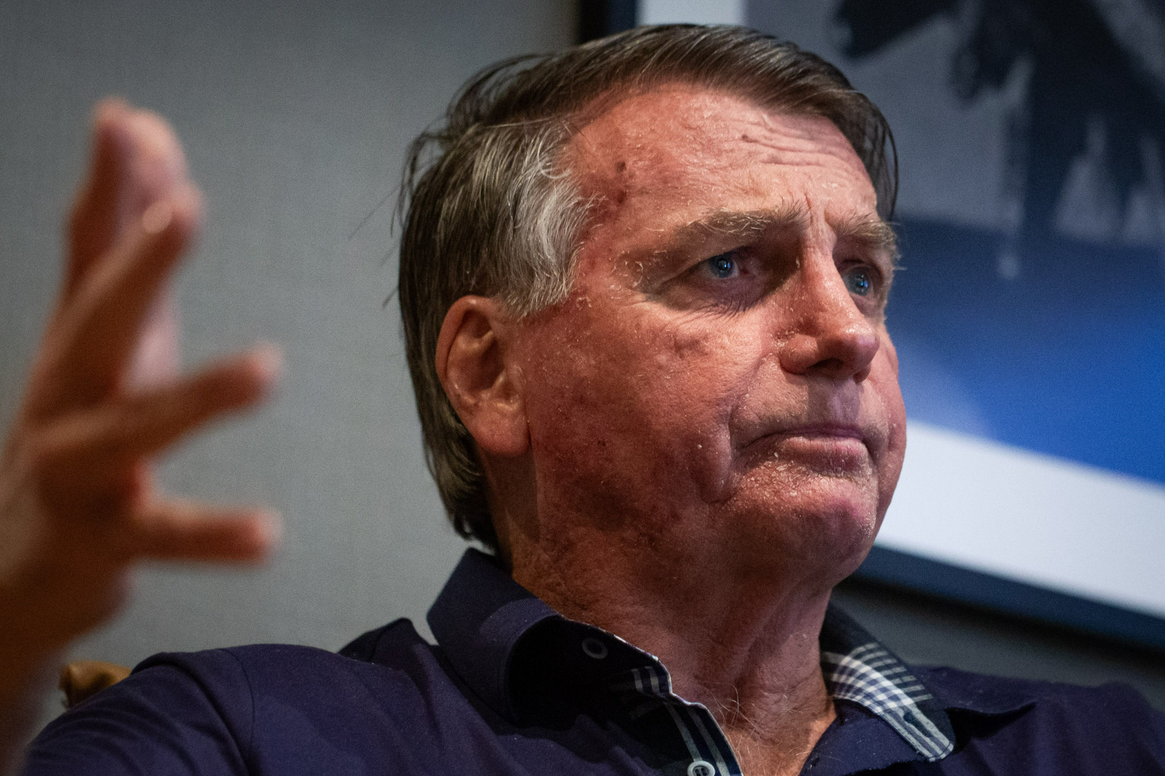 Imagem colorida do ex-presidente Jair Bolsonaro concedendo entrevista ao Metrópoles