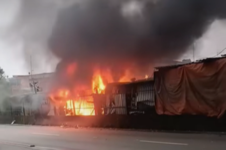 Imagem colorida de incêndio. Criança deficiente acabou morta - Metrópoles