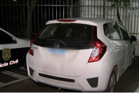 Carro de mulher que foi sequestrada e extorquida na zona oeste de São Paulo. - Metrópoles