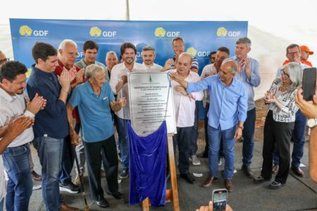 Ibaneis inaugura pavimentação