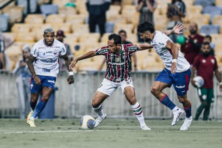 Imagem colorida do jogo entre Fluminense e Fortaleza - Metrópoles