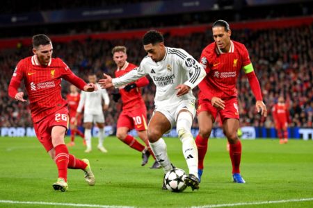 Imagem colorida do confronto entre Liverpool e Real Madrid - Metrópoles