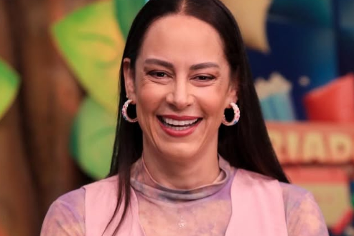 Foto colorida de Silvia Abravanel