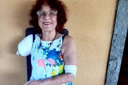 Imagem colorida da escritora Roseana Murray - Metrópoles