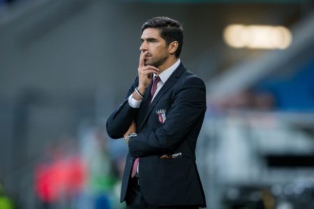 Foto colorida de Abel Ferreira, no Braga - Metrópoles
