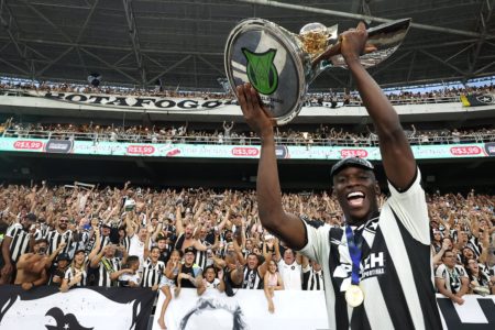 Foto colorida de Luiz Henrique, do Botafogo - Metrópoles