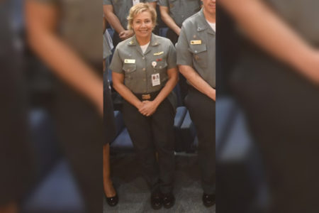 Imagem colorida, médica que foi baleada na cabeça dentro de hospital durante operação policial - Metrópoles