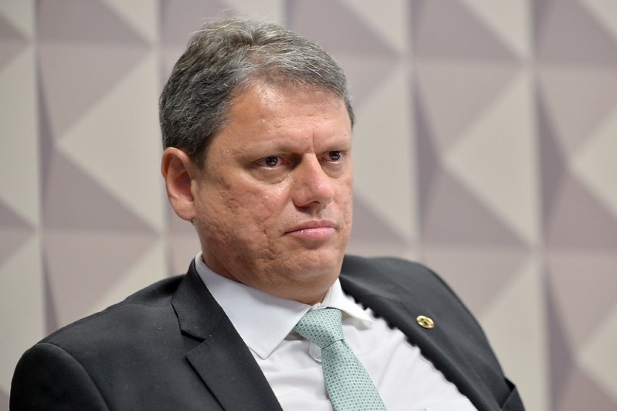 Tarcísio de Freitas demite