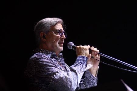 Foto colorida do cantor Ivan Lins - Metrópoles