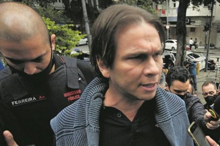 Imagem colorida de delegado da PCRJ exonerado - Metrópoles
