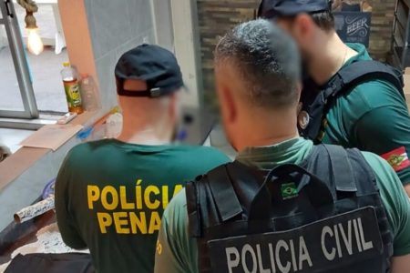 Imagem colorida de operação - Metrópoles