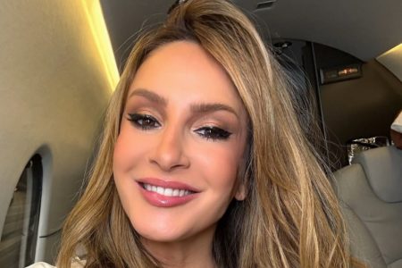 Imagem colorida de Claudia Leitte