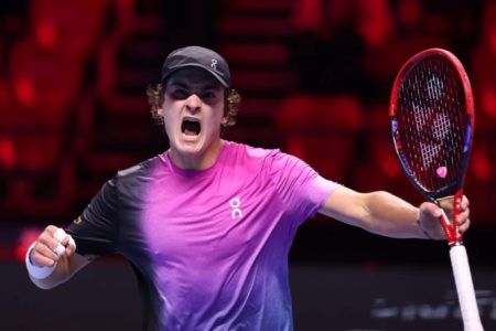Imagem colorida de João Fonseca, brasileiro campeão da Next Gen ATP- Metrópoles