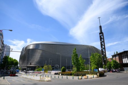 Foto colorido do Santiago Bernabéu - Metrópoles