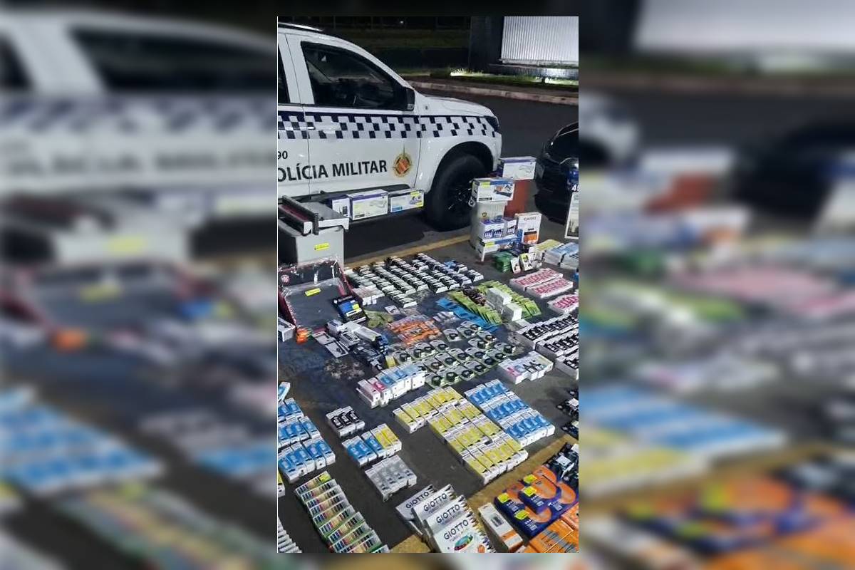 Criminosos são presos após furtarem papelaria