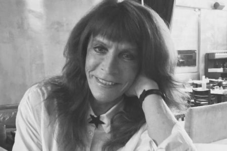 Foto em preto e branco da atriz e empresária Patricia Scheuer - Metrópoles