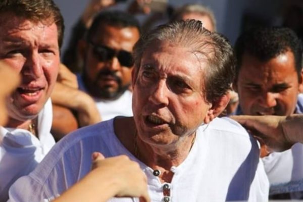 Foto colorida de João de Deus - Metrópoles