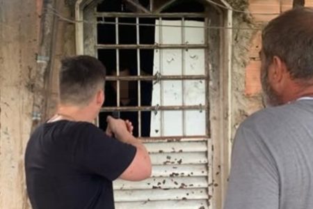 Policiais e foragido - Metrópoles