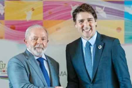 O presidente Lula (PT) e o primeiro ministro do Canadá, Justin Trudeau, no encontro do G7 em Hiroshima (JAP), em maio de 2023.
