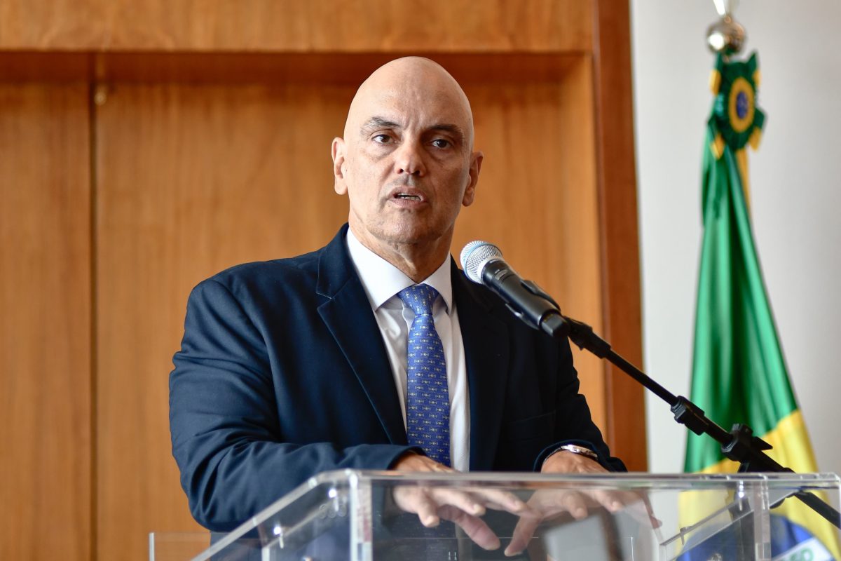 imagem colorida de Alexandre de Moraes