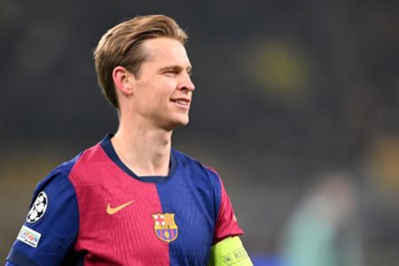 Foto colorida de Frenkie de Jong - metrópoles