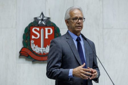 O deputado estadual Edson Giriboni (União Brasil) durante cerimônia de posse na Alesp - Metrópoles