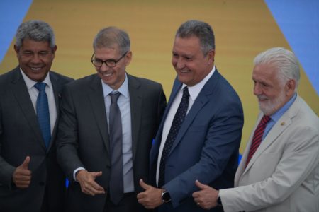 Imagem colorida mostra Jerônimo Rodrigues, Sidônio Palmeira, Rui Costa e Jaques Wagner - Metrópoles