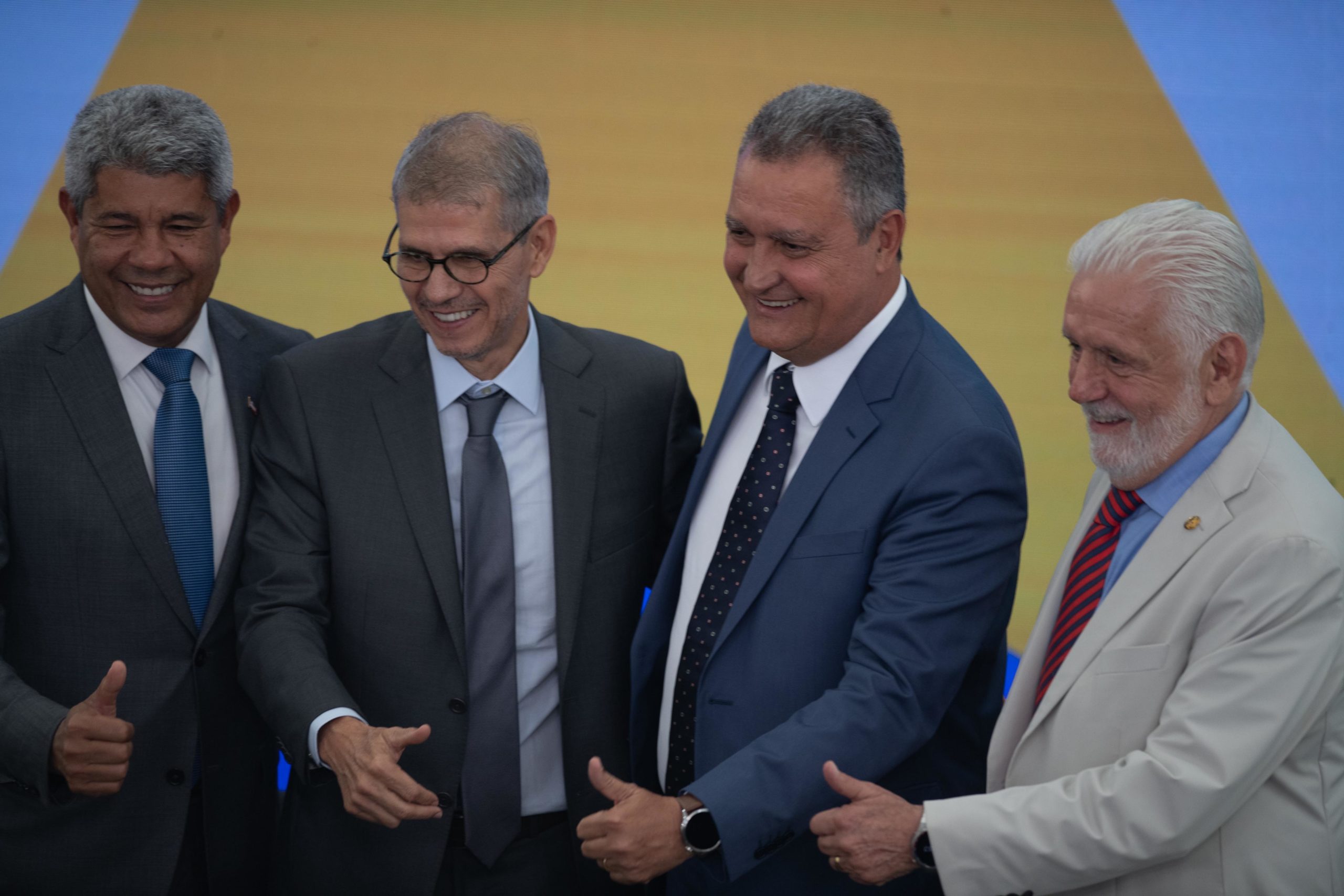 Imagem colorida mostra Jerônimo Rodrigues, Sidônio Palmeira, Rui Costa e Jaques Wagner - Metrópoles