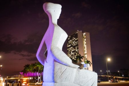 ESTÁTUA DA JUSTIÇA EM FRENTE AO STF NA PRAÇA DOS TRÊS PODERES - METRÓPLES
