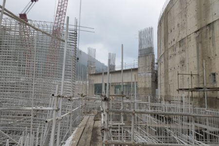 Angra 3 por dentro. A usina é um enorme canteiro de obras