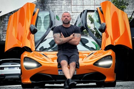 imagem colorida de Ricardo Godoi, empresário e influencer automotivo que morreu em Santa Catarina após anestesia geral para fazer tatuagem