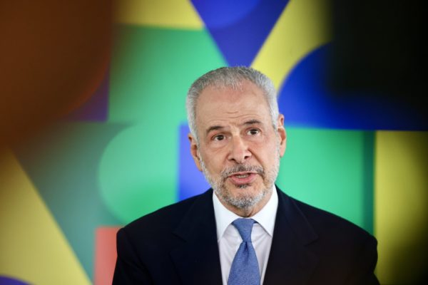 Imagem colorida do embaixador Andre Correa do Lago - Metrópoles