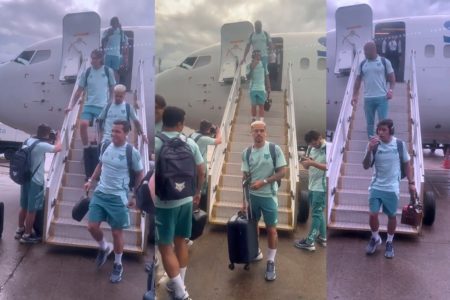 jogadores do cruzeiro desembarcam em Brasília | Metrópoles