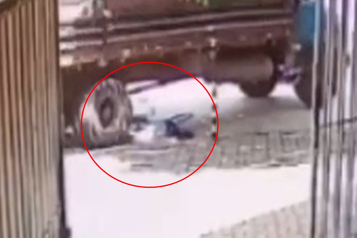 Homem que andava de bicicleta é atropelado por caminhão. O motorista fugiu