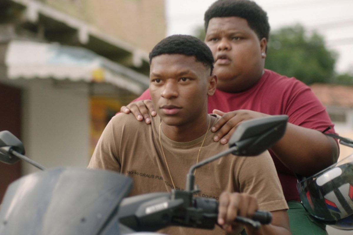 Cena colorida do filme Kasa Branca