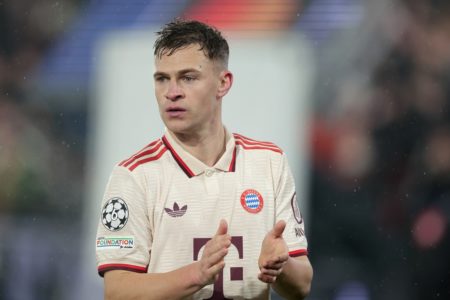 Foto colorida de Kimmich, do Bayern de Munique - Metrópoles