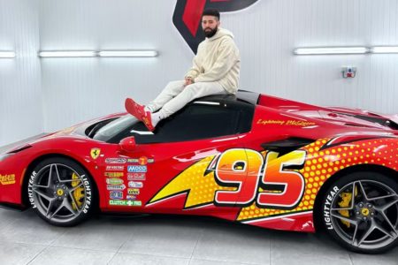 Ruyter transformou uma Ferrari em uma réplica do Relâmpago McQueen - Metrópoles