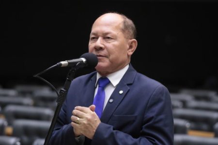Foto colorida do deputado federal Coronel Chrisóstomo - Metrópoles